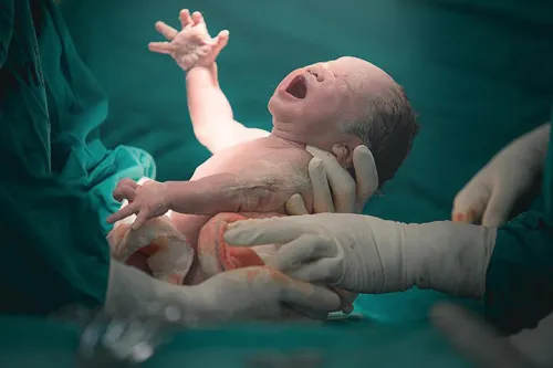 مادر شدن، عامل کاهش سرطان در زنان