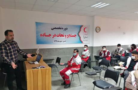 شركت ۲۵ امدادگر قم در دوره تخصصی جست وجو و نجات در جاده